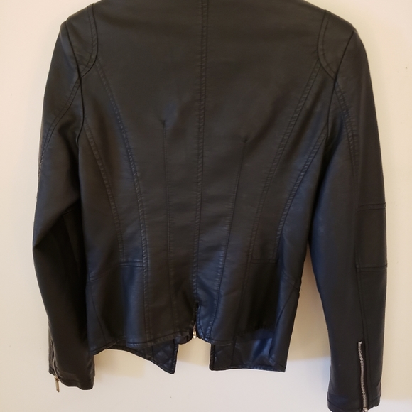 🌼FAUX LEATHER JACKET🌼 - Picture 5 of 10